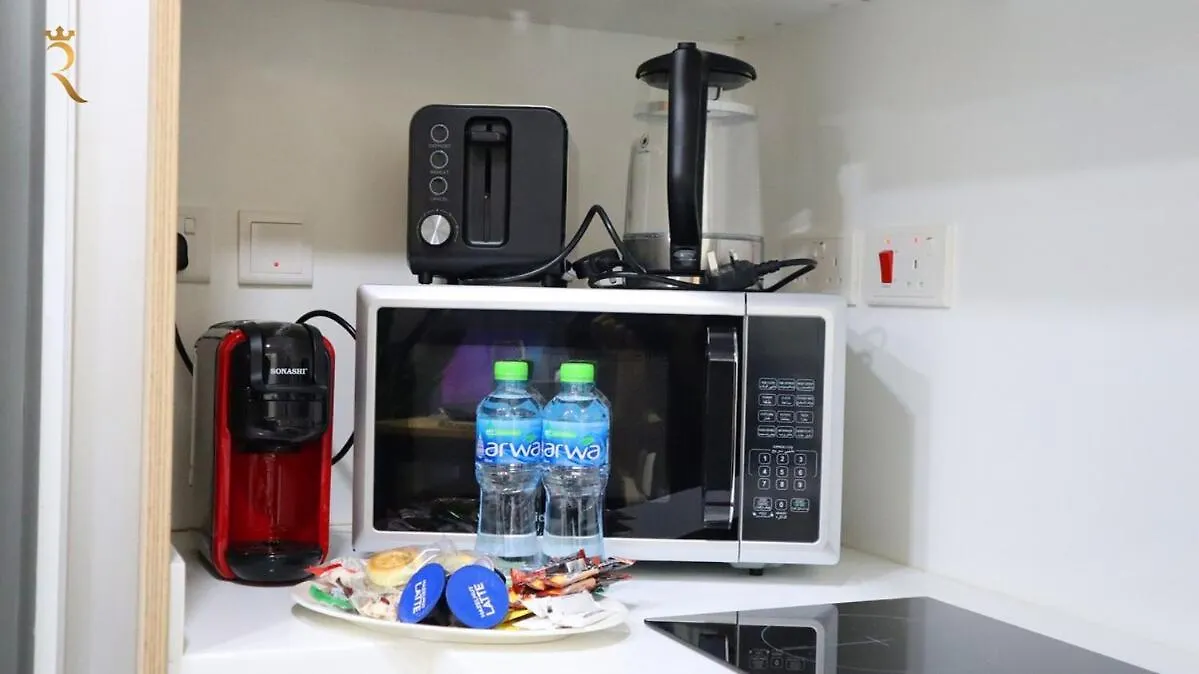 Serene Masdar 1Br Pool And Quick Airport Access Abu Dhabi Appartamento