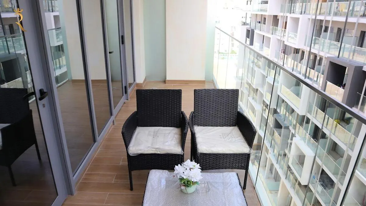 Apartamento Serene Masdar 1Br Pool And Quick Airport Access Abu Dabi